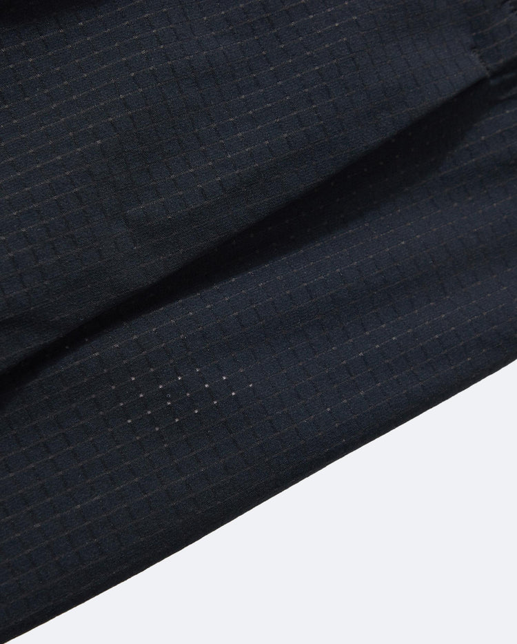106607-008 | MEN'S K-SWISS LOGO CHECKED SIDE STRIPED SHORTS | BLACK