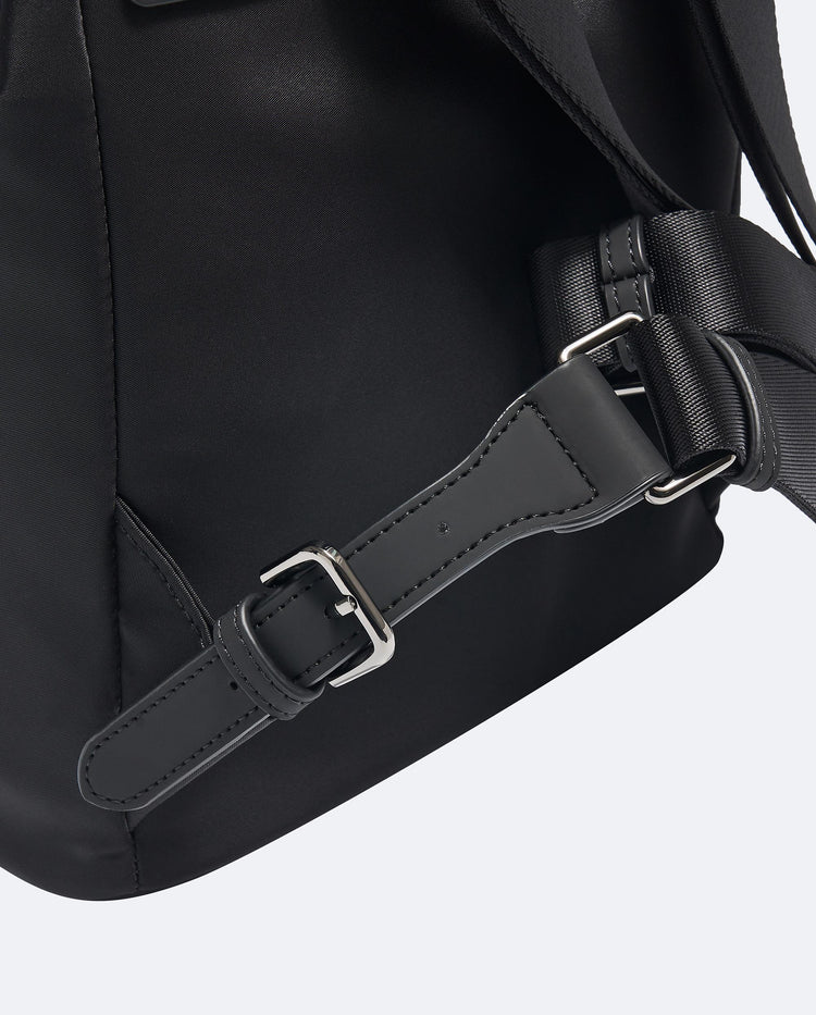 BG647-008 | K-SWISS LOGO BACKPACK | BLACK